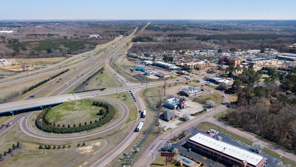 More Photos Of 102 Clinton Center Dr, Clinton Restaurant For Sale