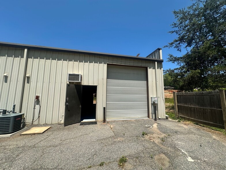More Photos Of 1847 Canton Hwy, Cumming Distribution For Lease