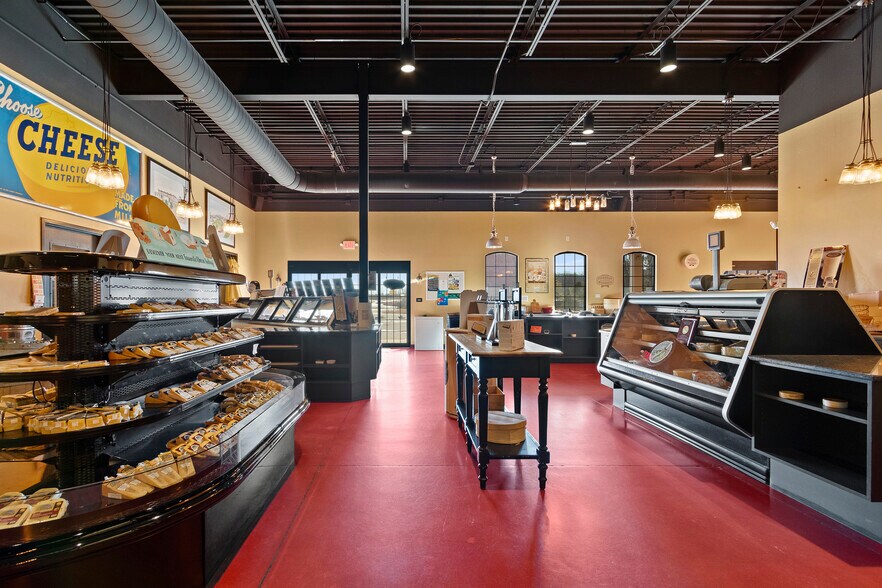 More Photos Of 8103 WI-42 Hwy, Egg Harbor General Retail For Sale