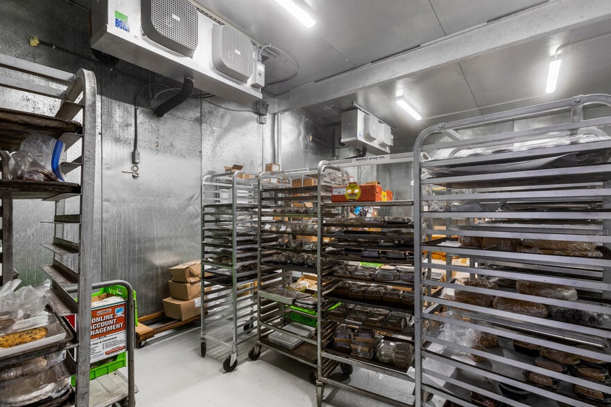 More Photos Of 875 Creel St, Melbourne Warehouse For Lease