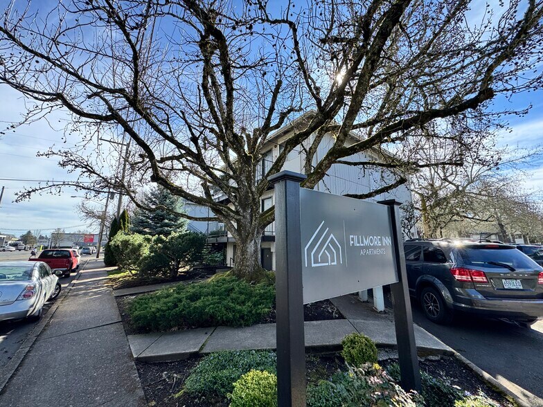 More Photos Of 760 NW 21st St, Corvallis Apartments For Sale