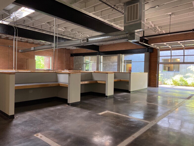 More Photos Of 4000 East Side Ave, Dallas Loft Creative Space For Lease