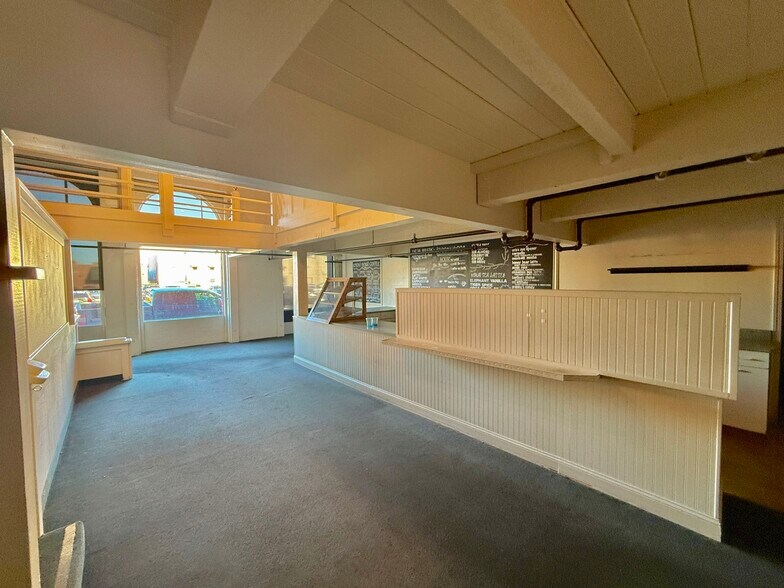 More Photos Of 1590 California St, Redding Apartments For Lease