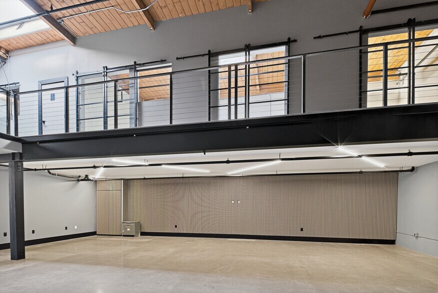 More Photos Of 4125 Market St, Ventura Light Manufacturing For Sale