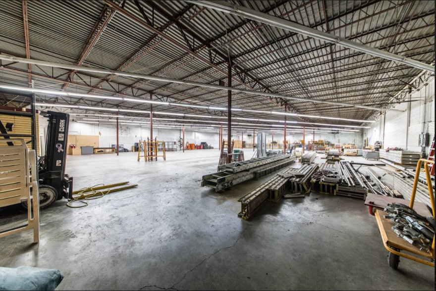 More Photos Of 2730 Delmar Blvd, Saint Louis Warehouse For Lease