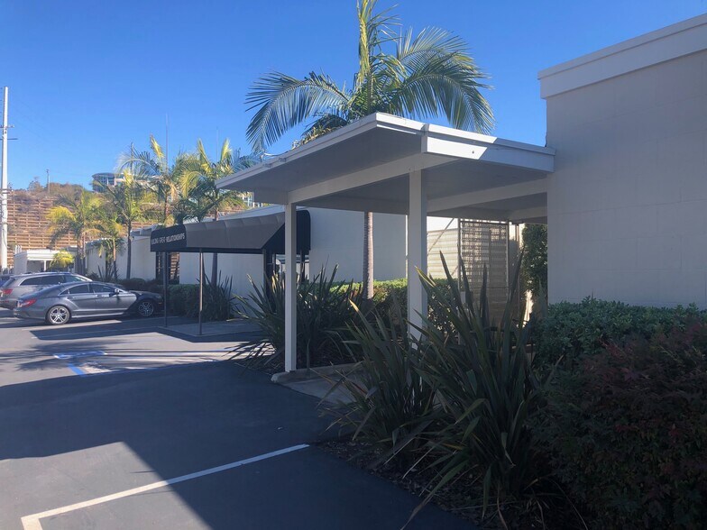 More Photos Of 11633 Sorrento Valley Rd, San Diego Showroom For Lease