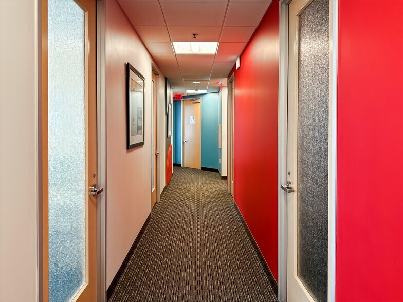 More Photos Of 8403 Colesville Rd, Silver Spring Coworking Space