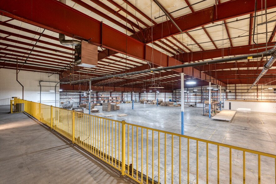 More Photos Of 6040 Progress St, Niagara Falls Warehouse For Lease