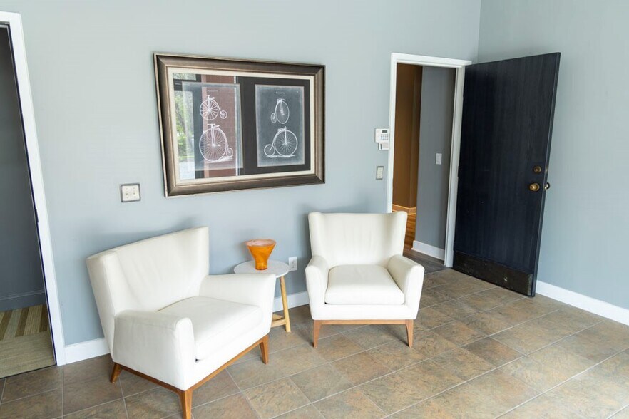 More Photos Of 4397 Federal Dr, Greensboro Flex For Lease