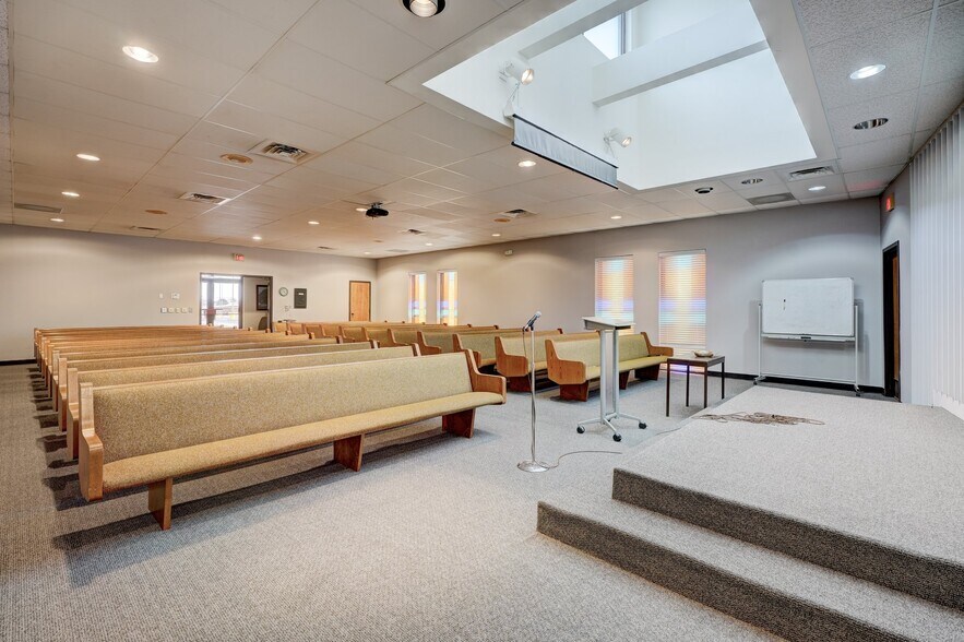 More Photos Of 1111 SW 89th St, Oklahoma City Specialty For Sale