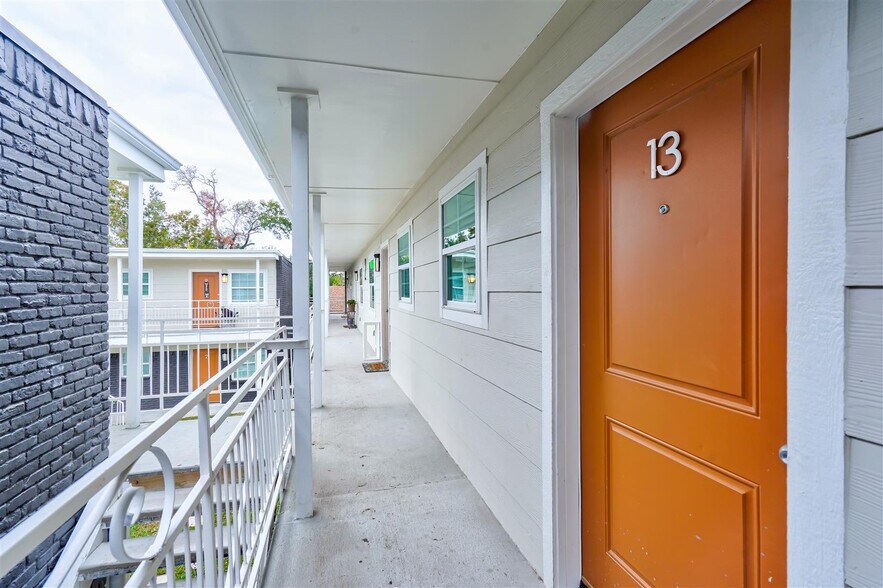 More Photos Of 1824 Thonig Rd, Houston Apartments For Sale