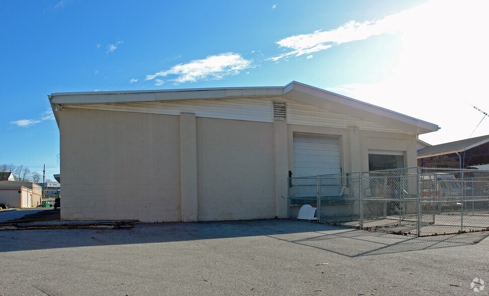 More Photos Of 12 Germay Dr, Wilmington Light Manufacturing For Sale