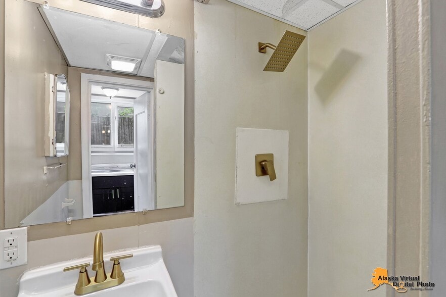 More Photos Of 1335 Hyder St, Anchorage Apartments For Sale