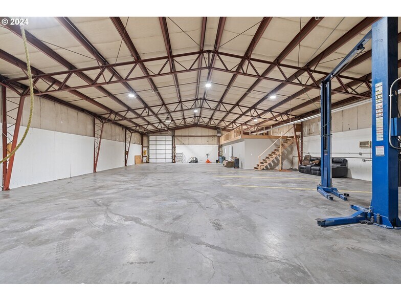 More Photos Of 1845 N 1st Pl, Hermiston Warehouse For Sale