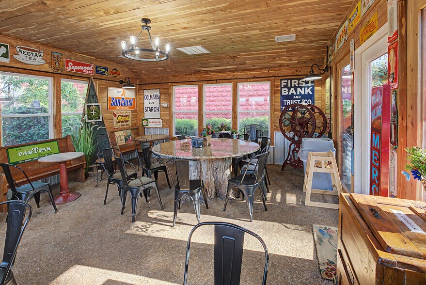 More Photos Of 219 MO-21, Caledonia Storefront Retail Residential For Sale