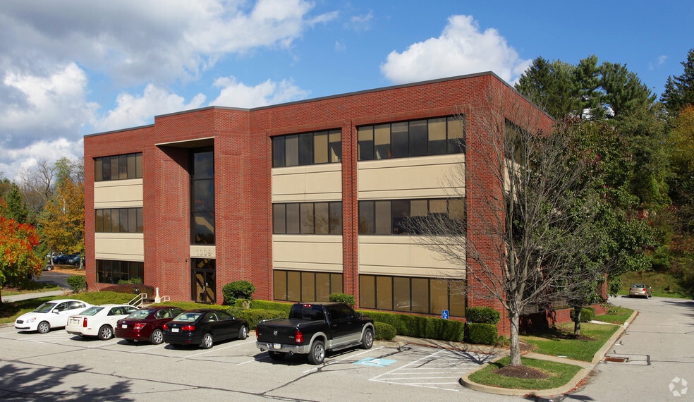 Primary Photo Of 1009 Beaver Grade Rd, Coraopolis Medical For Lease