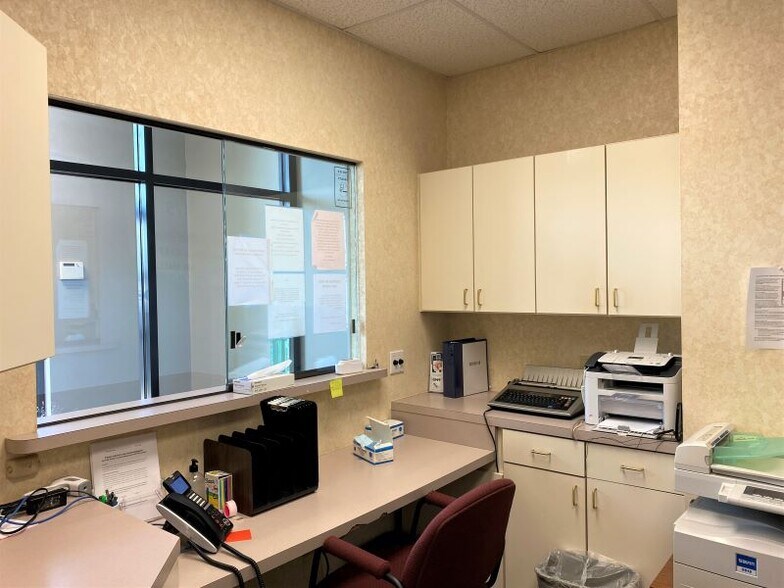 More Photos Of 1475-1495 W Main St, Tipp City Medical For Lease