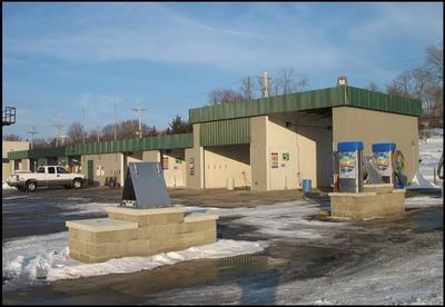 Primary Photo Of 2713 11th St, Rock Island Carwash For Sale