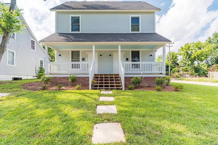 More Photos Of 302 Picadilly St, Columbia Specialty For Sale