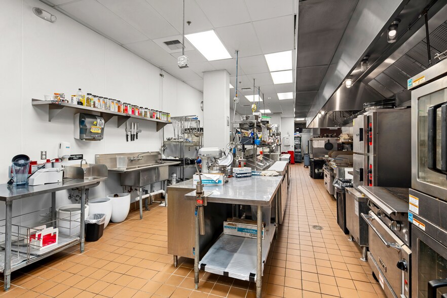 More Photos Of 22406 Pacific Highway South, Des Moines Hotel For Sale