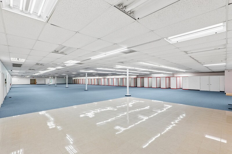 More Photos Of 451 Landing Blvd, League City Office For Sale