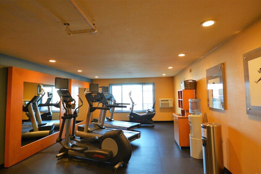 More Photos Of 1929 4th St, Eureka Hotel For Sale