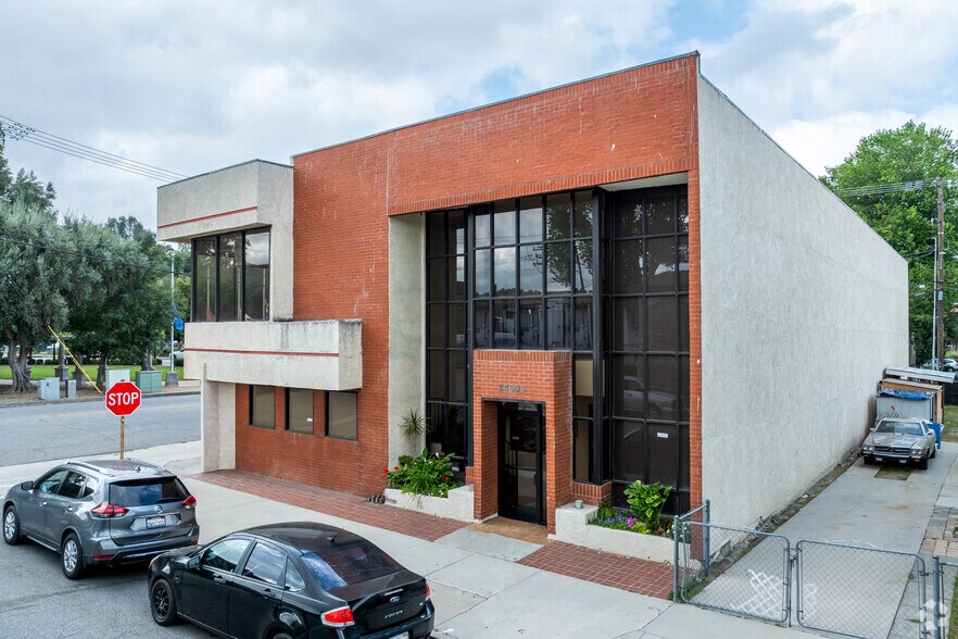 More Photos Of 24303 Walnut St, Santa Clarita Office For Lease