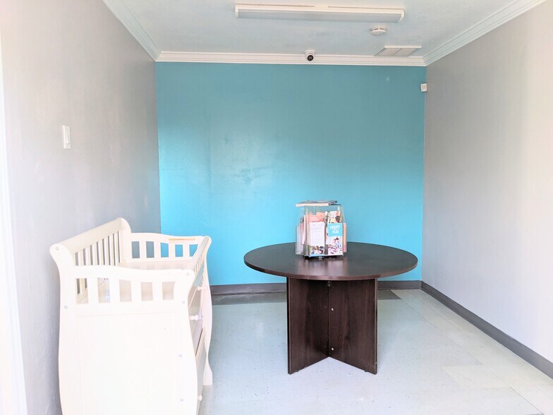 More Photos Of 3605 Amos st st, Houston General Retail For Lease