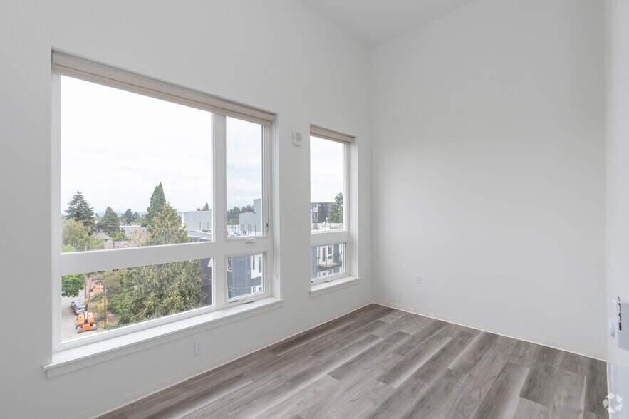 More Photos Of 5460 N Interstate Ave, Portland Apartments For Lease