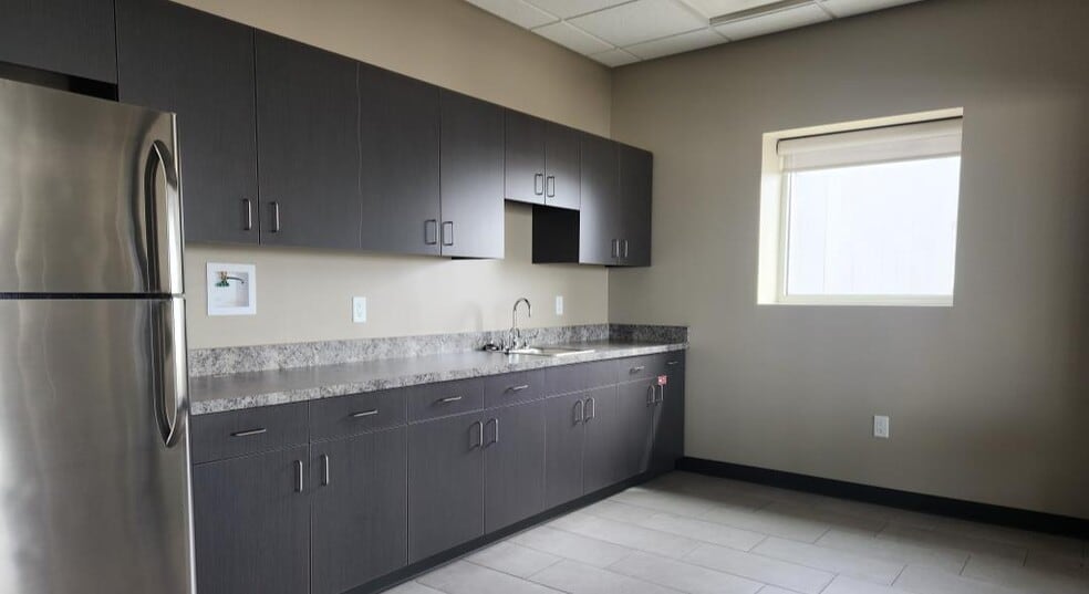 More Photos Of 2907 E Empire St, Bloomington Airplane Hangar For Sale