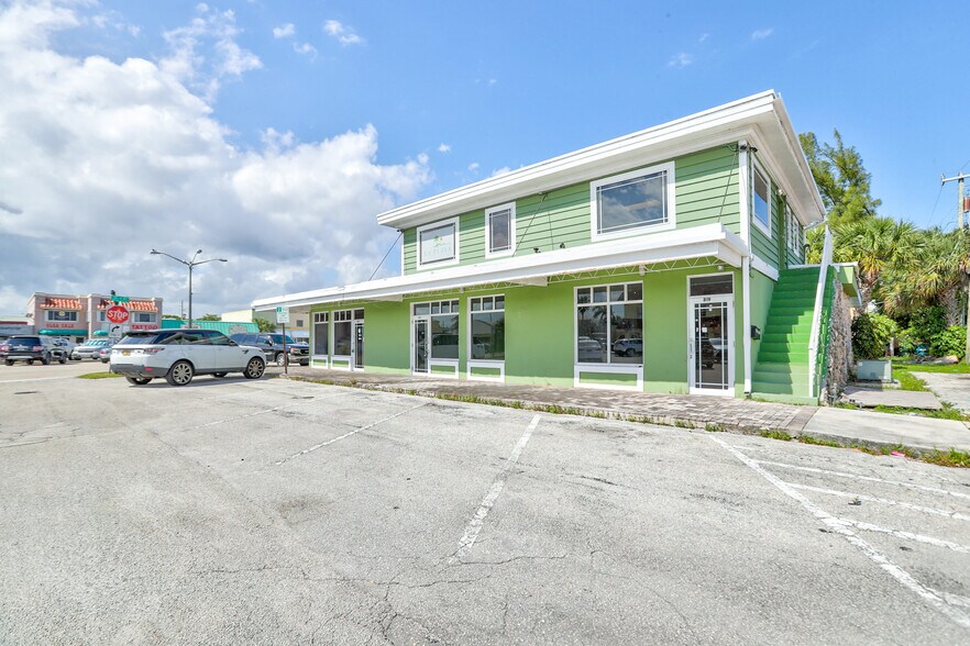 Primary Photo Of 817-823 SE 9th St, Deerfield Beach Storefront Retail Office For Lease