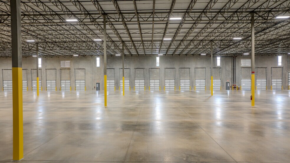 More Photos Of 89 Pegasus Pky, Lagrange Warehouse For Lease