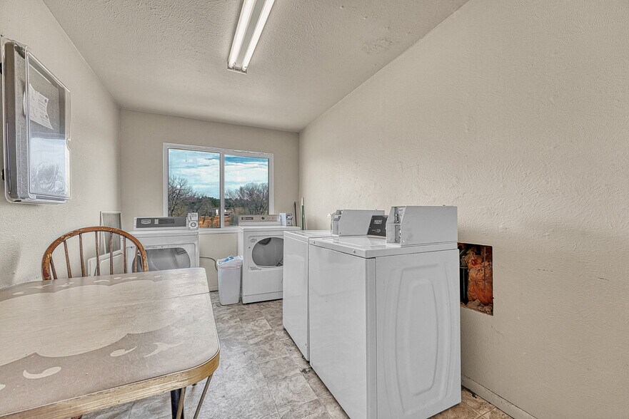 More Photos Of 490 E Elm St, Elizabeth Apartments For Sale