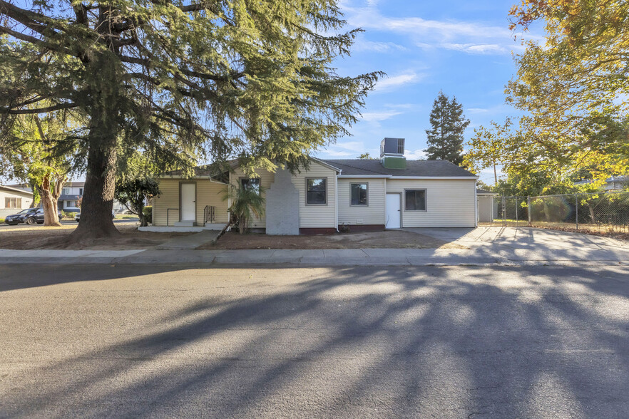 More Photos Of 1006 Lochbrae Rd, Sacramento Assisted Living For Sale