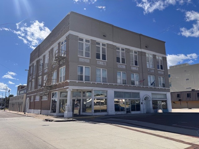 More Photos Of 713 Howard Ave, Biloxi General Retail For Sale