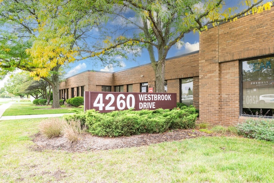 More Photos Of 4260 Westbrook Dr, Aurora Loft Creative Space For Lease