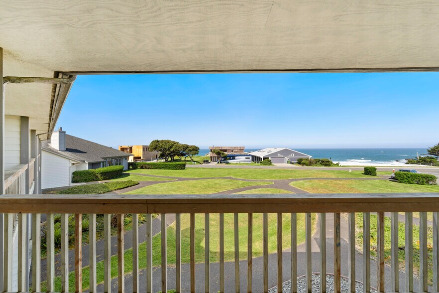 More Photos Of 1865 Beach Loop Dr, Bandon Hotel For Sale