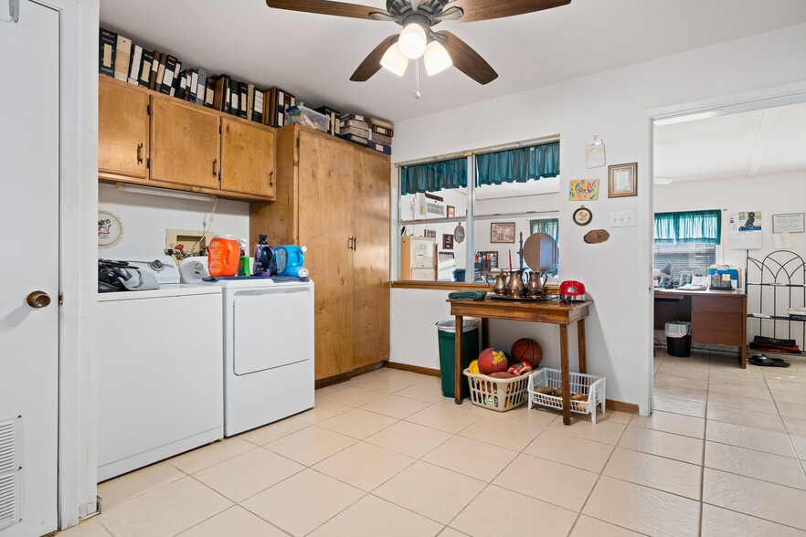 More Photos Of 3966 FM 1781, Rockport Specialty For Sale