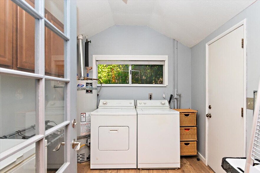 More Photos Of 39226 N Shore Dr, Fawnskin Restaurant For Sale