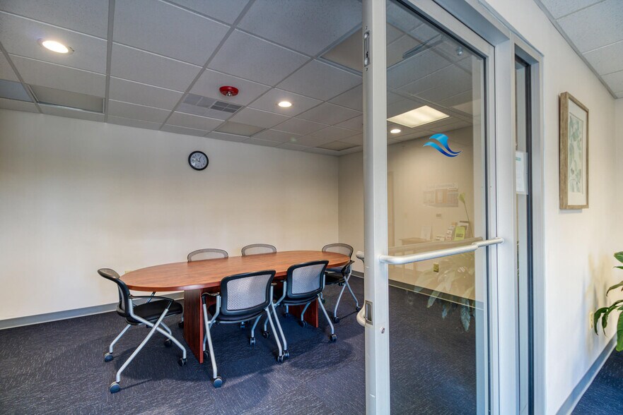 More Photos Of 105 Professional Pky, Yorktown Specialty For Lease