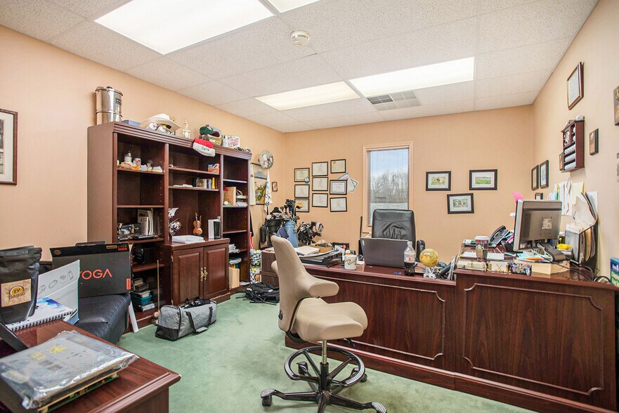 More Photos Of 1500 Kdf Dr, Three Rivers Office For Sale
