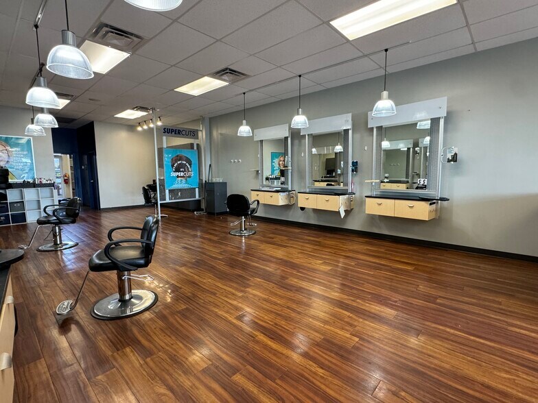 More Photos Of 720 15th St E, Tuscaloosa Storefront Retail Office For Lease