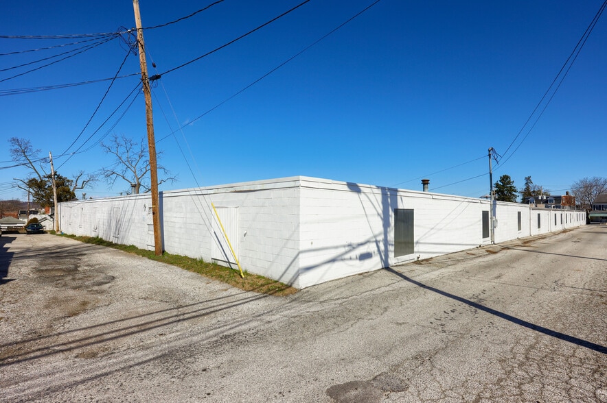 More Photos Of 50 N Harrison St, York Warehouse For Sale