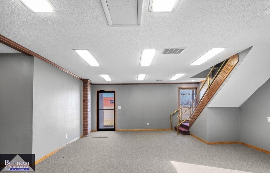 More Photos Of 1801 N Osage Blvd, Nevada Specialty For Sale