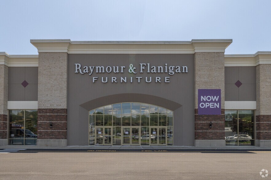 More Photos Of 538 Boston Post Rd, Orange General Retail For Lease