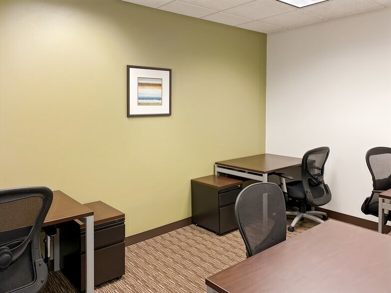 More Photos Of 1431 Opus Pl, Downers Grove Coworking Space