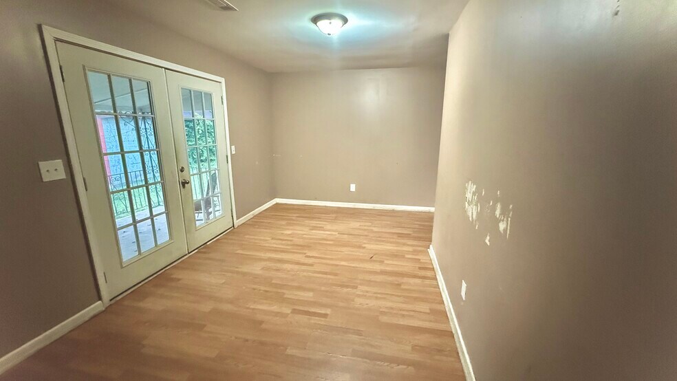 More Photos Of 4010 US-31, Clanton General Retail For Sale