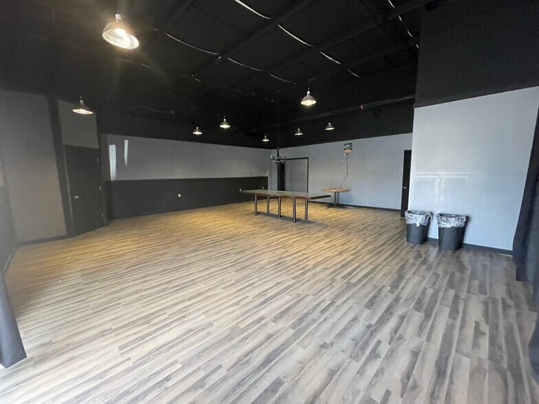 More Photos Of 134 Elm St, Anniston Freestanding For Lease