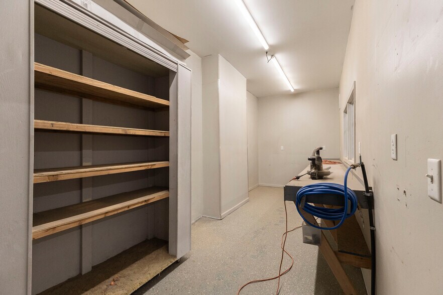 More Photos Of 535 W Reed St, Moberly General Retail For Sale