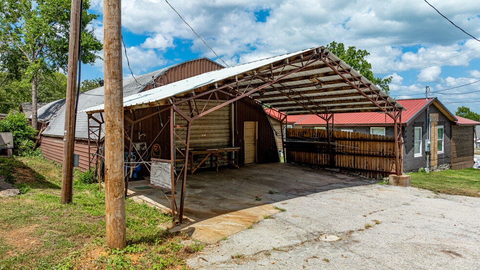 More Photos Of 1511 98th St NW, Grove Storefront For Sale